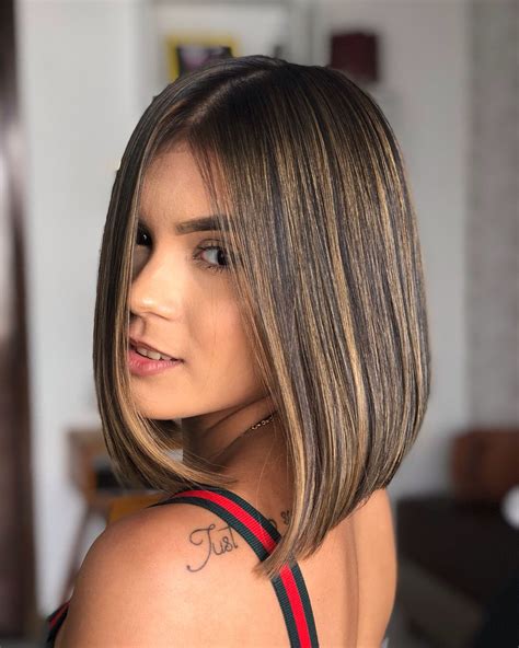 chanel de bico morena iluminada